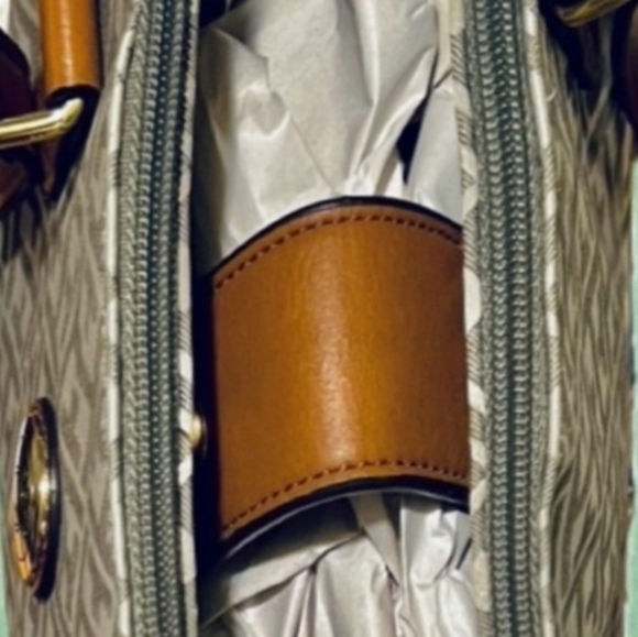 Tommy Hilfiger Handbag - Picture 4 of 6